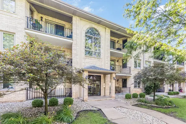 8805 S 79th Avenue #11, Hickory Hills, IL 60457