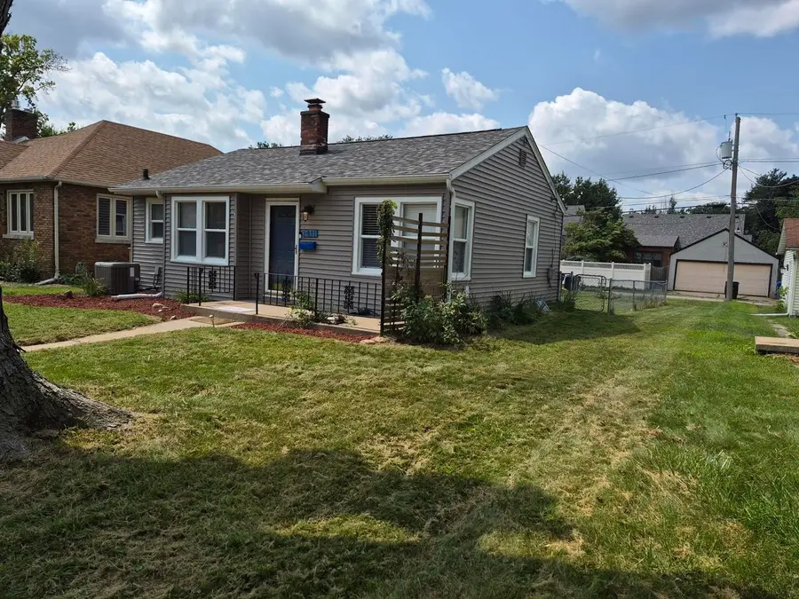 2411 29 Street, Moline, IL 61265 - #2