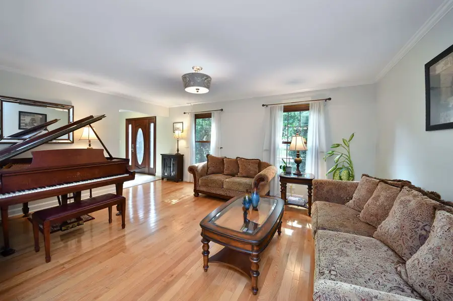 229 N Whispering Hills Drive, Naperville, IL 60540 - #2