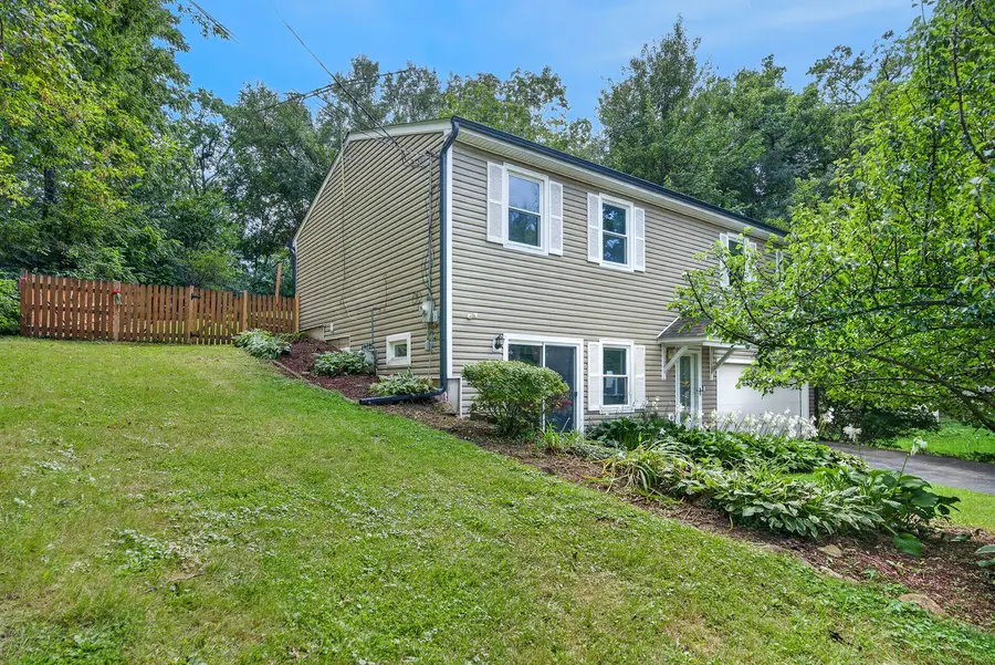 919 W Dale Avenue, McHenry, IL 60051 - #3