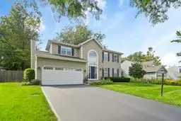 28 Hampton Street, Cary, IL 60013