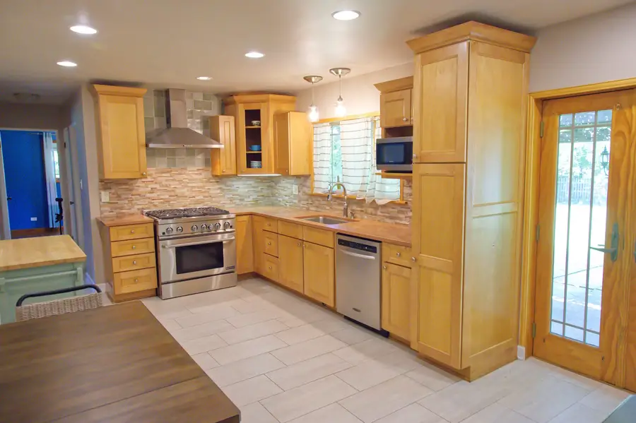 16W320 94th Street, Burr Ridge, IL 60527 - #3