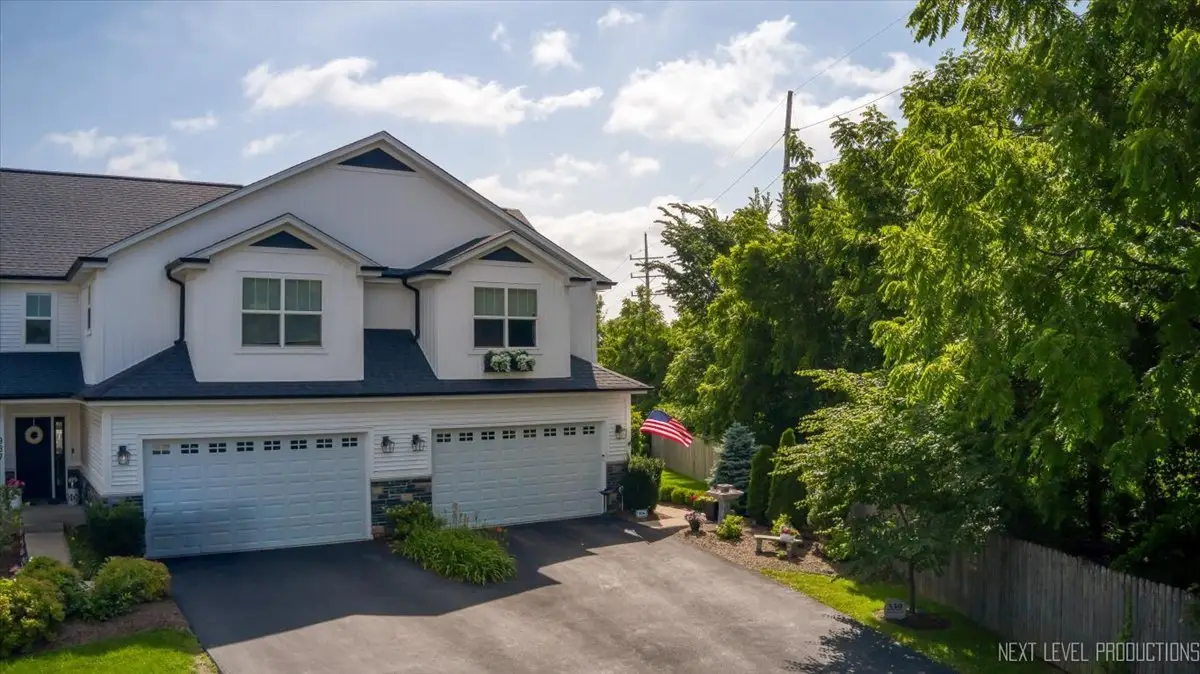 339 Sandholm Court, Geneva, IL 60134 - #1