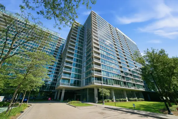 9655 Woods Drive #1806, Skokie, IL 60077