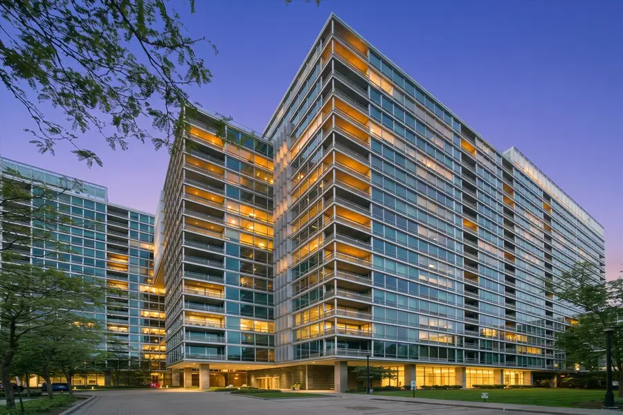 9655 Woods Drive #1806, Skokie, IL 60077 - #3