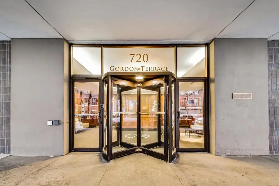 720 W Gordon Terrace #5M, Chicago, IL 60613 - #3