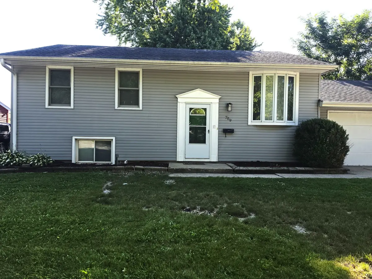 709 Parkside Circle, Streamwood, IL 60107 - #1