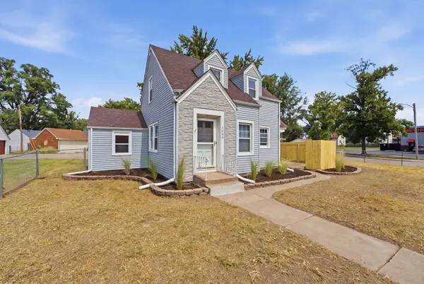 1804 W Pleasant Street, Davenport, IA 52804