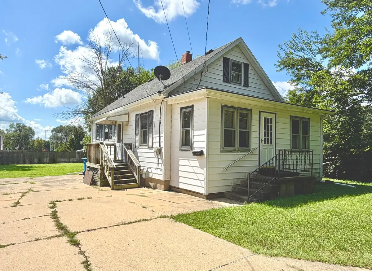 2710 3rd Street, Peru, IL 61354 - #1