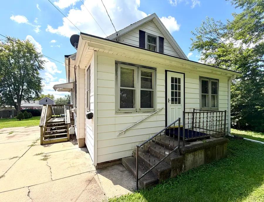 2710 3rd Street, Peru, IL 61354 - #2