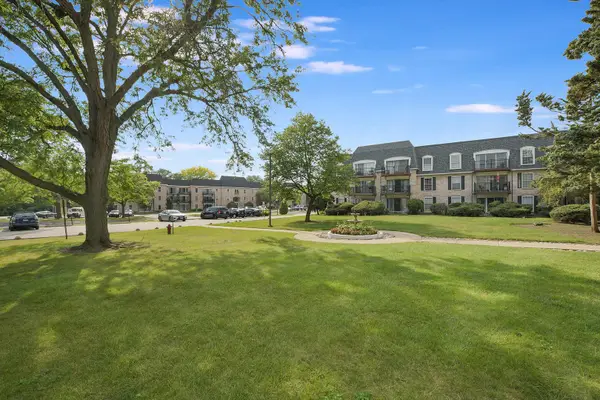 5200 Carriageway Drive #210, Rolling Meadows, IL 60008