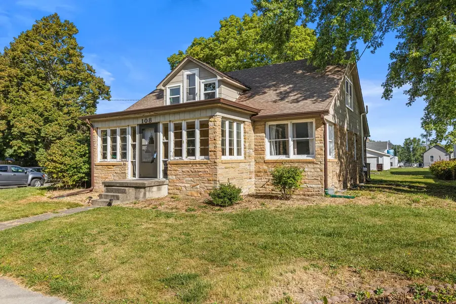 108 W Sangamon Street, Fisher, IL 61843 - #2