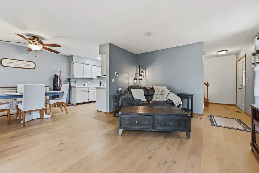 5 W Pheasant Trail #05, Lake In The Hills, IL 60156 - #3