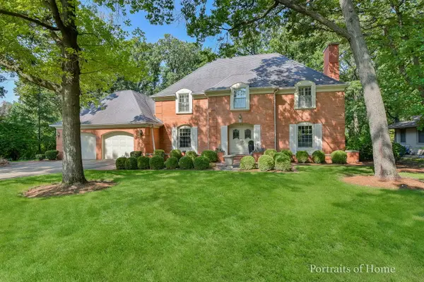 34 Sheffield Lane, Oak Brook, IL 60523