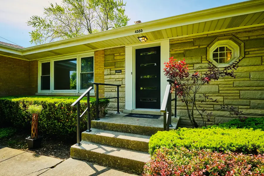 4555 Cleveland Street, Skokie, IL 60076 - #2