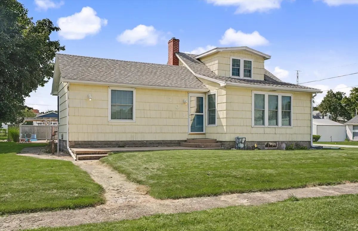 201 S Main Street, Elliott, IL 60933 - #1