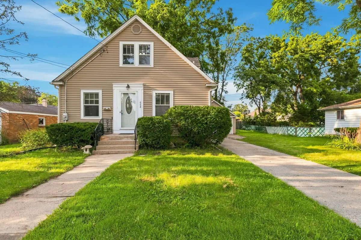658 Columbia Avenue, Elgin, IL 60120 - #1