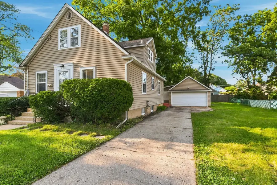 658 Columbia Avenue, Elgin, IL 60120 - #2