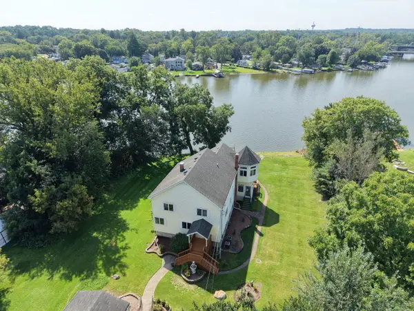 1301 Tower Lane, Cary, IL 60013