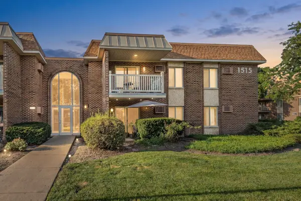 1515 E Churchill Drive #102, Palatine, IL 60074