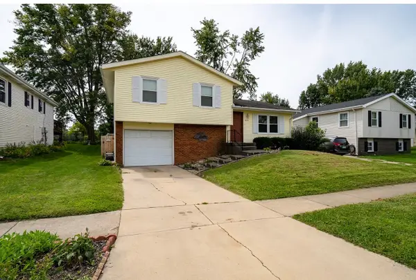 2213 Clearwater Avenue, Bloomington, IL 61704