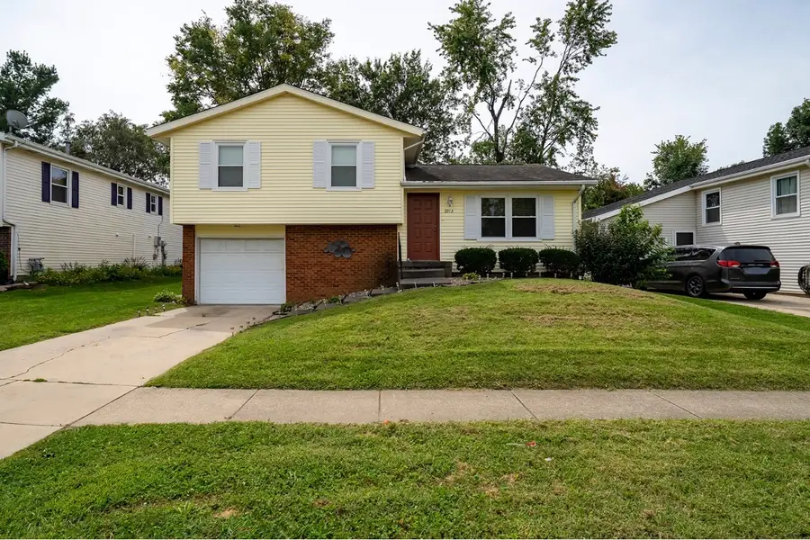 2213 Clearwater Avenue, Bloomington, IL 61704 - #2