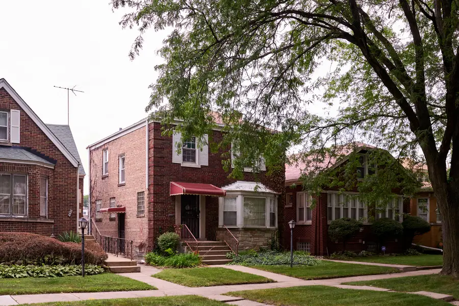 8534 S Vernon Avenue, Chicago, IL 60619 - #2