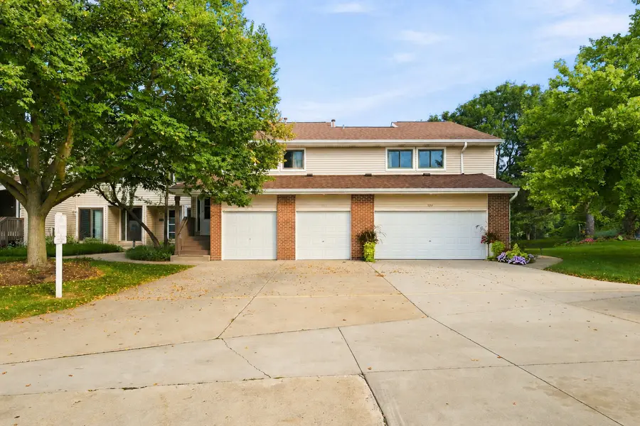 1056 N Pine Tree Circle, Buffalo Grove, IL 60089 - #2
