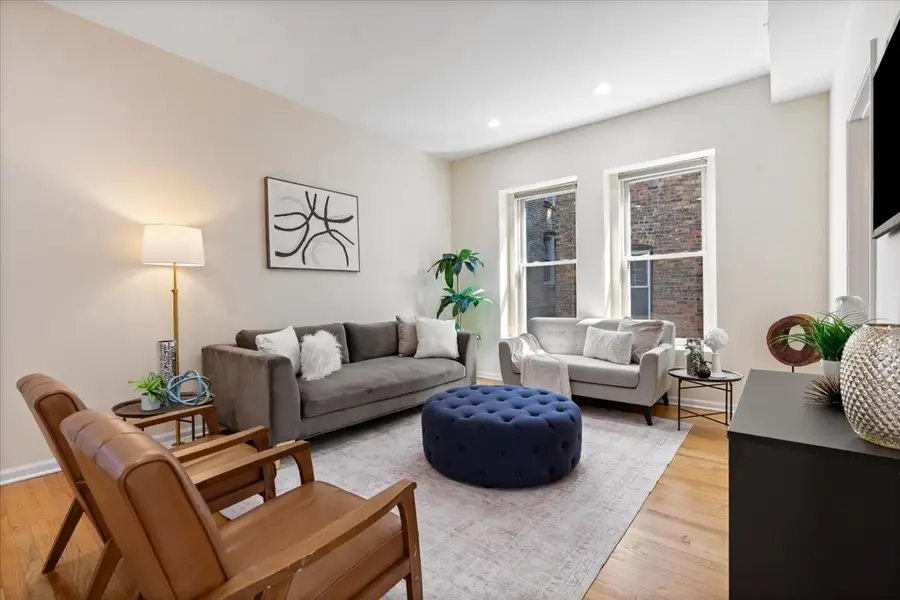 644 W Briar Place #2R, Chicago, IL 60657 - #3