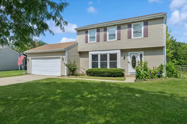 2204 Kensington Drive, Schaumburg, IL 60194