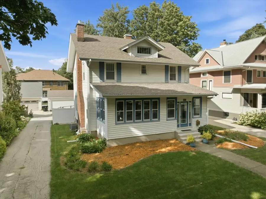 1514 E Grove Street, Bloomington, IL 61701 - #2