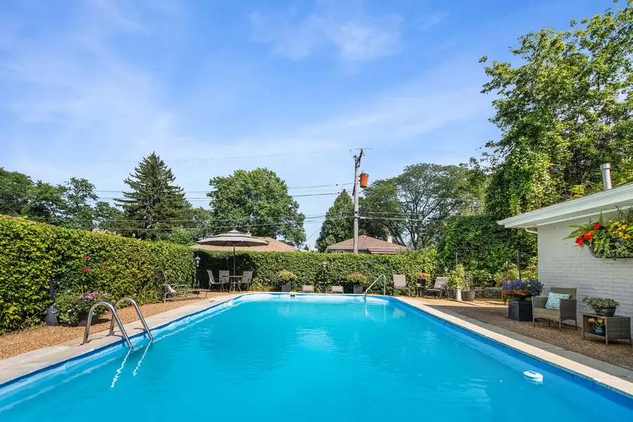 8315 Parkside Avenue, Morton Grove, IL 60053 - #3