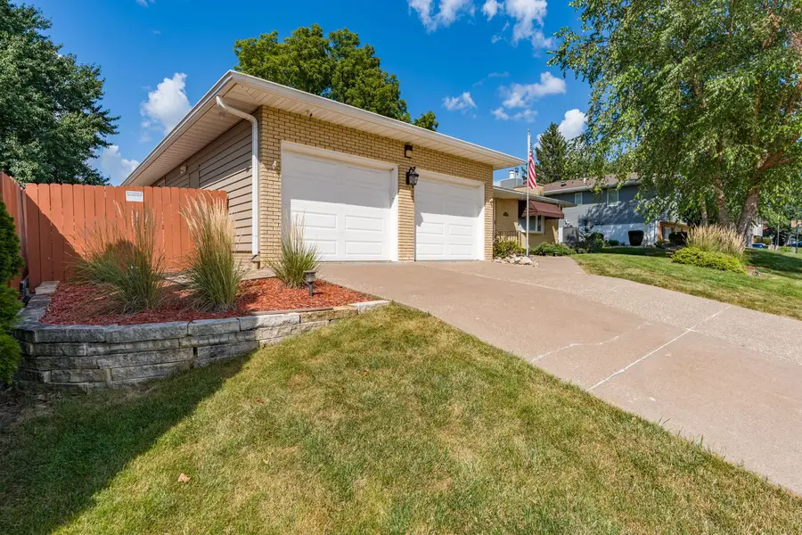 2226 E 33rd Street, Davenport, IA 52807 - #2