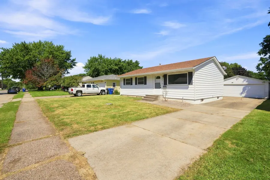 3916 W Lombard Street, Davenport, IA 52804 - #3