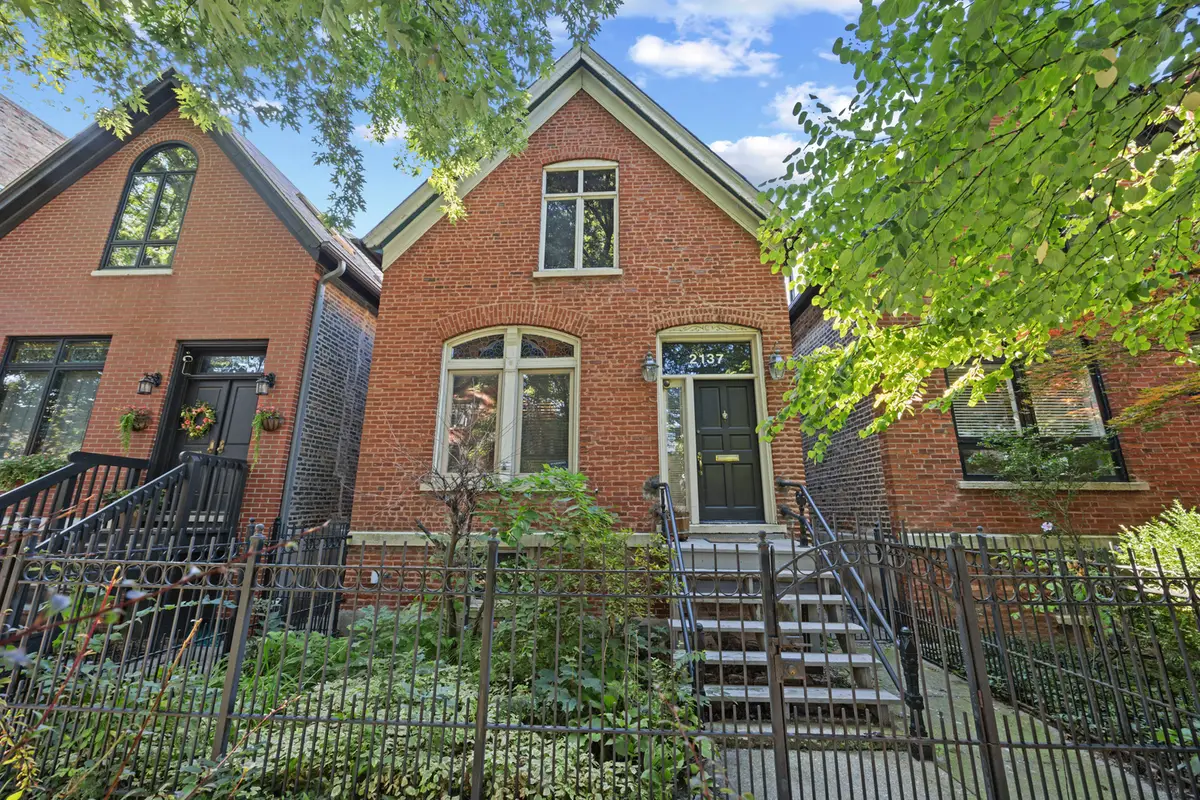 2137 W Moffat Street, Chicago, IL 60647 - #1