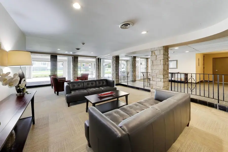 201 Thames Parkway #3H, Park Ridge, IL 60068 - #2