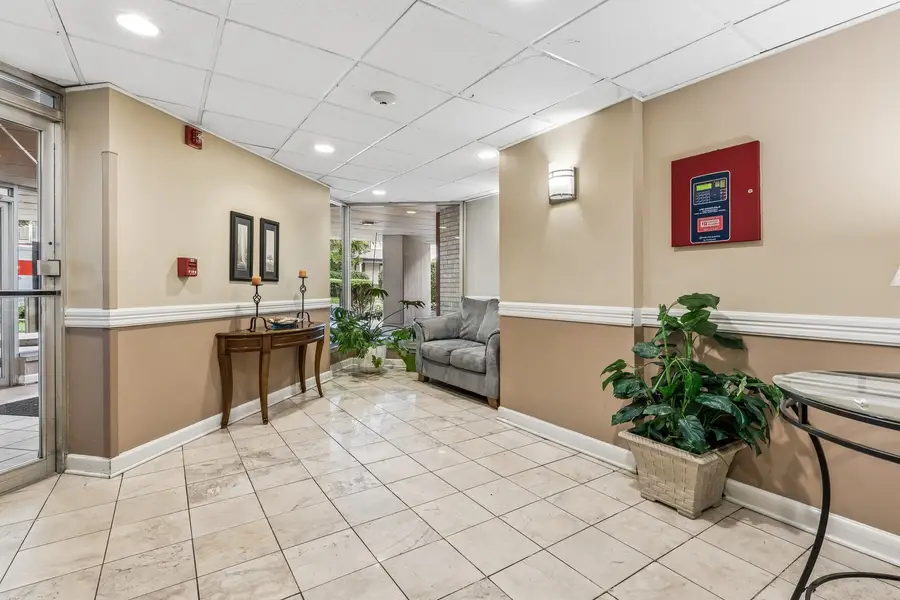 445 Sherman Avenue #302, Evanston, IL 60202 - #3