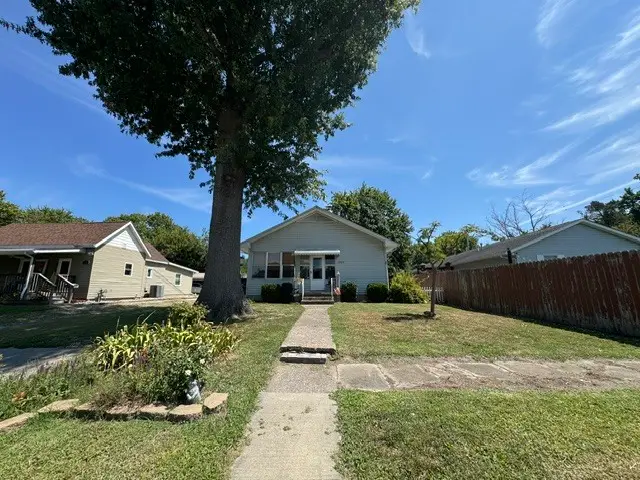1004 N 14th Street, Herrin, IL 62848 - #2