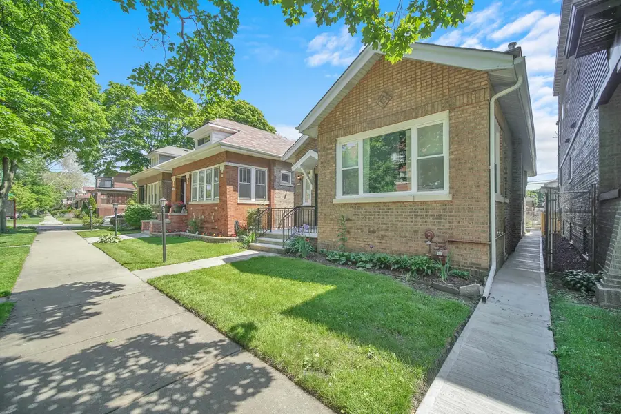 7707 S Ridgeland Avenue, Chicago, IL 60649 - #3