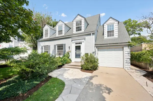 3211 Park Place, Evanston, IL 60201