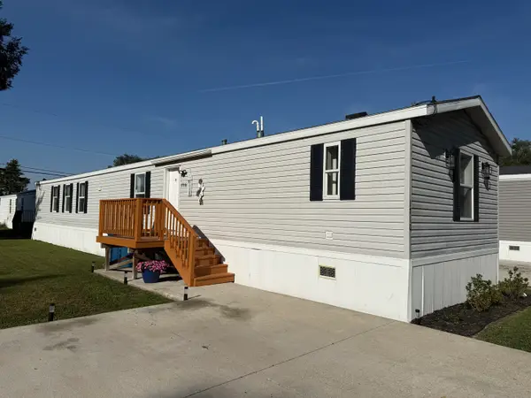 1710 W 4th Avenue, Coal Valley, IL 61240