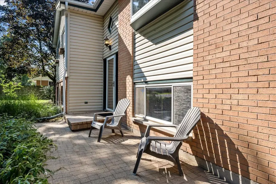 711 Quassey Avenue, Lake Bluff, IL 60044 - #3