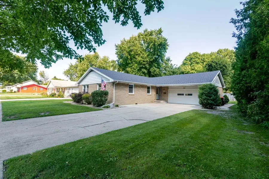 104 E Washington Drive, Leroy, IL 61752 - #2