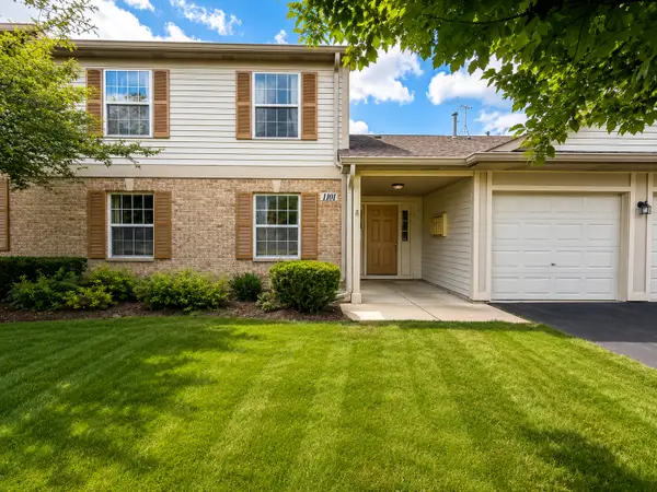 1101 Yorkshire Court #B, Elgin, IL 60120