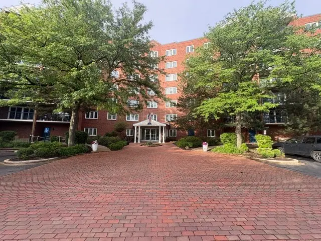 6701 N Milwaukee Avenue #303, Niles, IL 60714 - #1