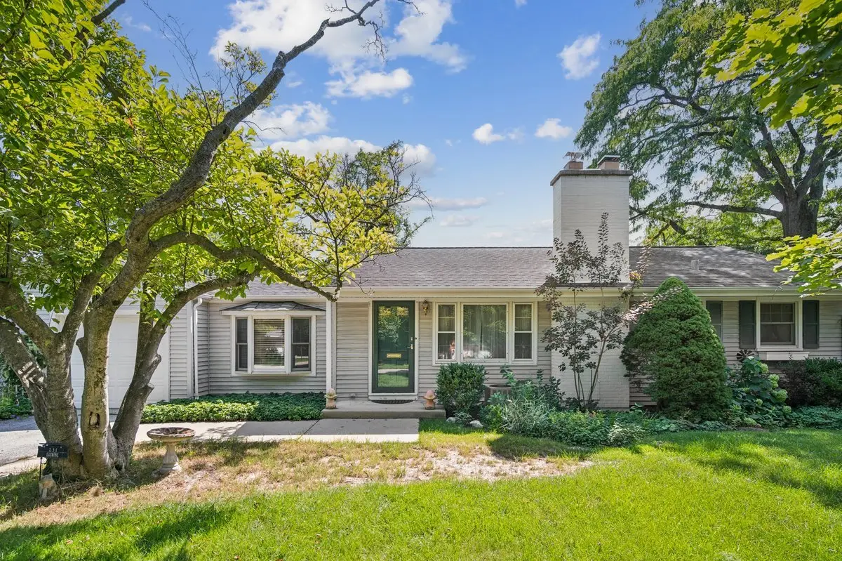 231 Latrobe Avenue, Northfield, IL 60093 - #1