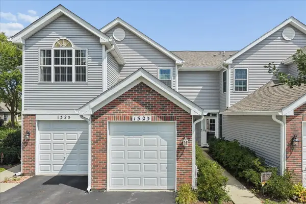 1323 Providence Circle, Elgin, IL 60120