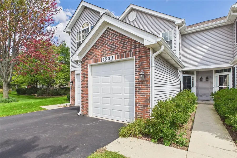 1323 Providence Circle, Elgin, IL 60120 - #2