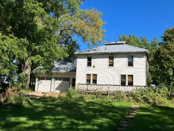 6636 S Center Road, Rochelle, IL 61068