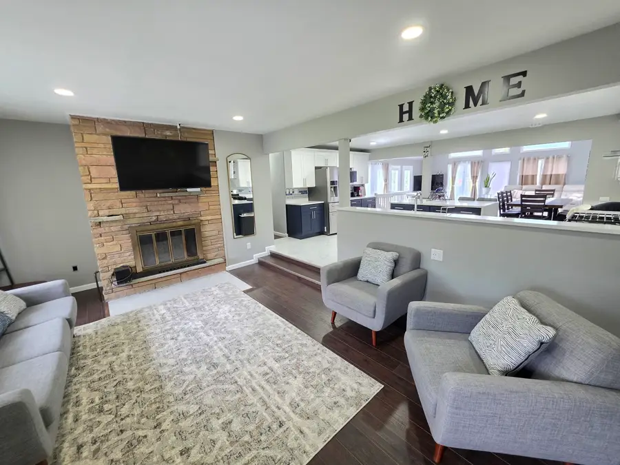 2301 Greenbriar Lane, Lindenhurst, IL 60046 - #2